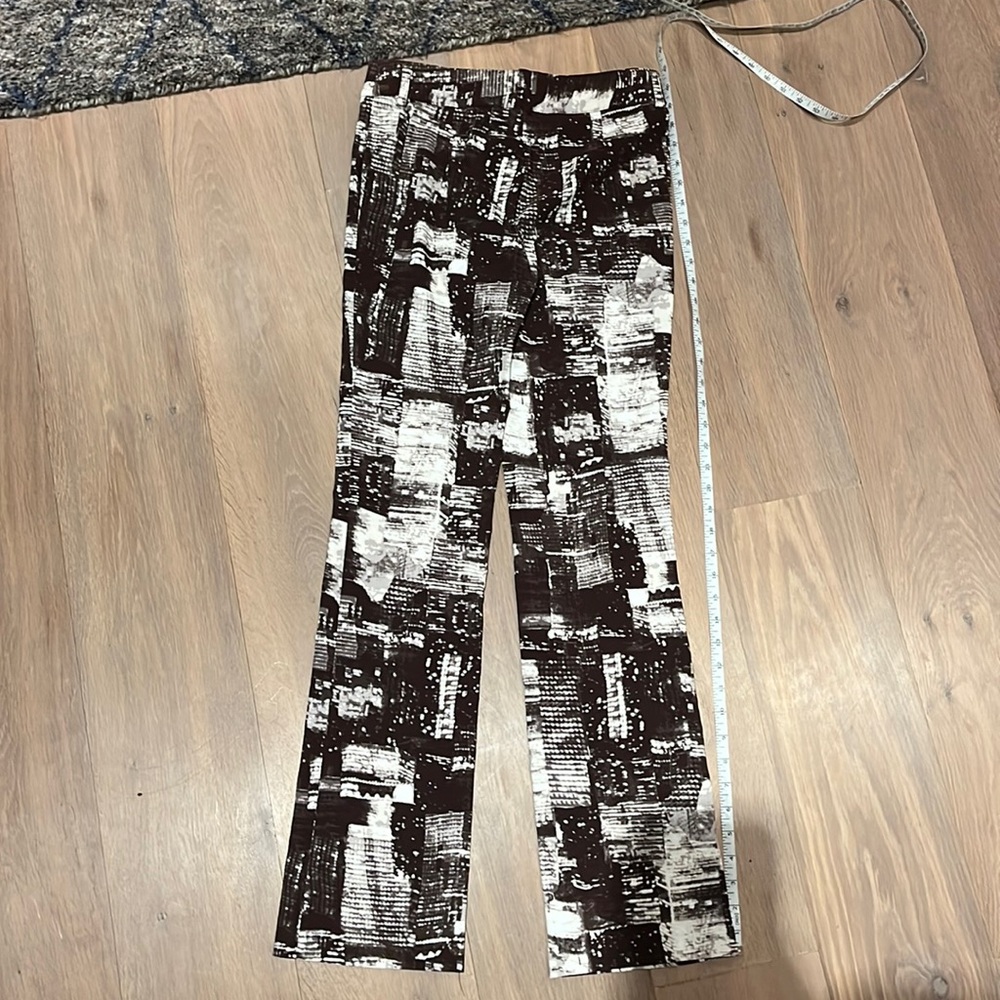 Urban outfitters brown patterned trouser pants. size 0.waist 14 inches,length 41